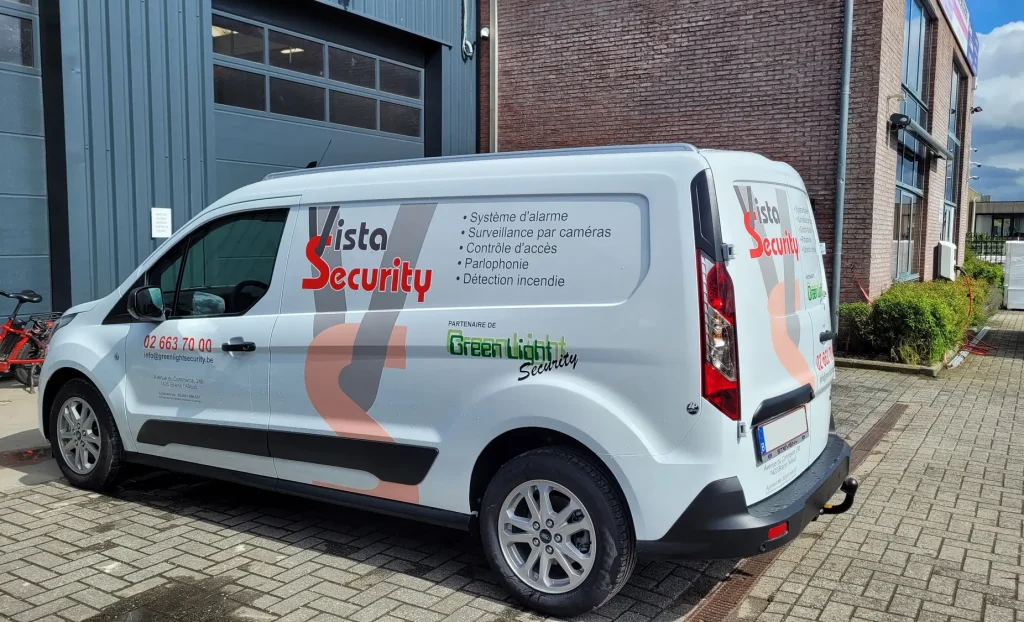 Camionnette Vista Security pour interventions et dépannages