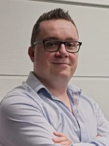 Curtis Krumm assistant administratif chez Vista Security