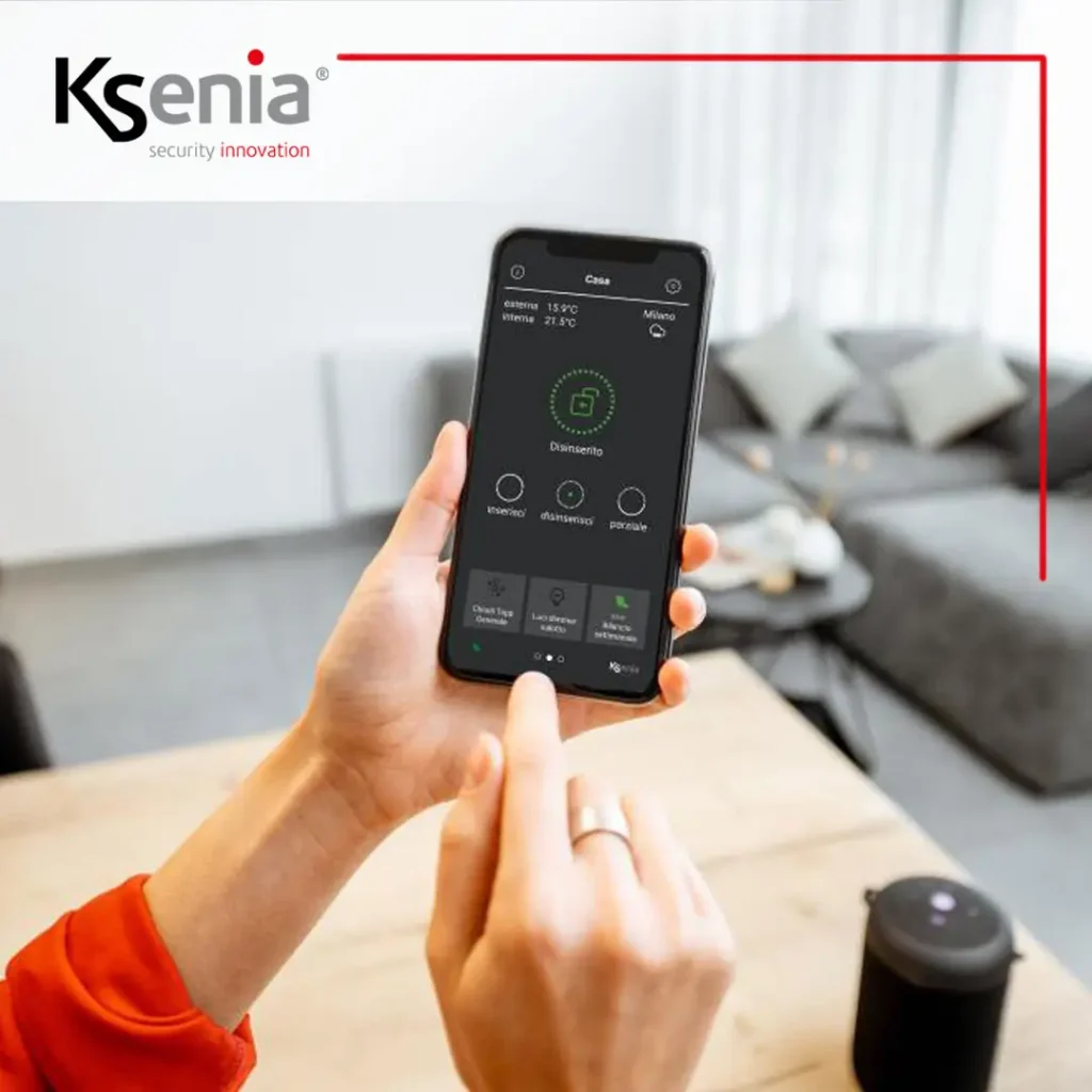 Application Ksenia affichée sur smartphone pour contrôler une alarme à distance